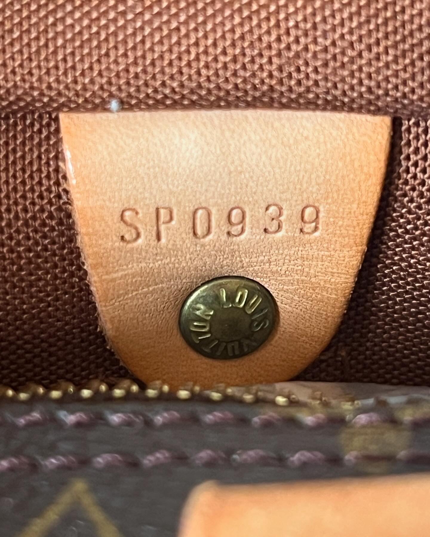 LUIS VUITTON SPEEDY 30