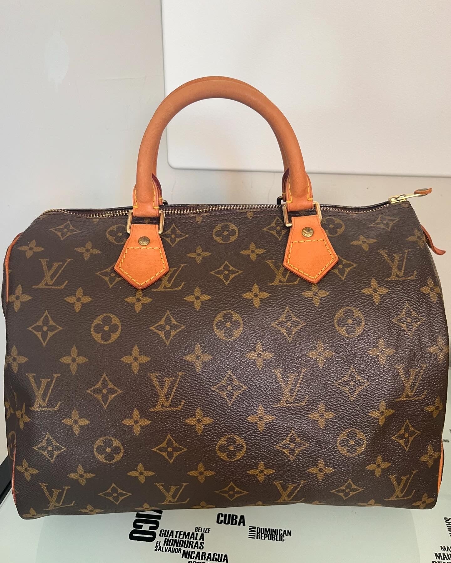 LUIS VUITTON SPEEDY 30