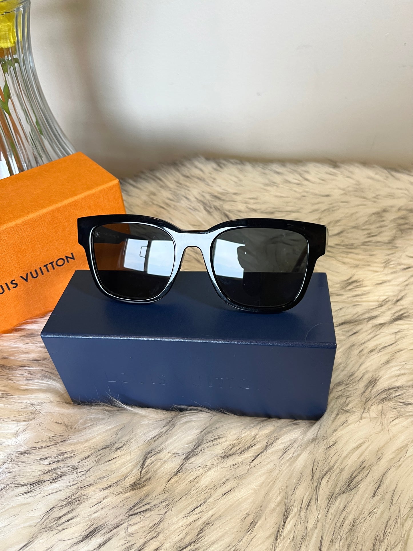 Louis Vuitton Woman Sunglasses Outer Space Z1093E