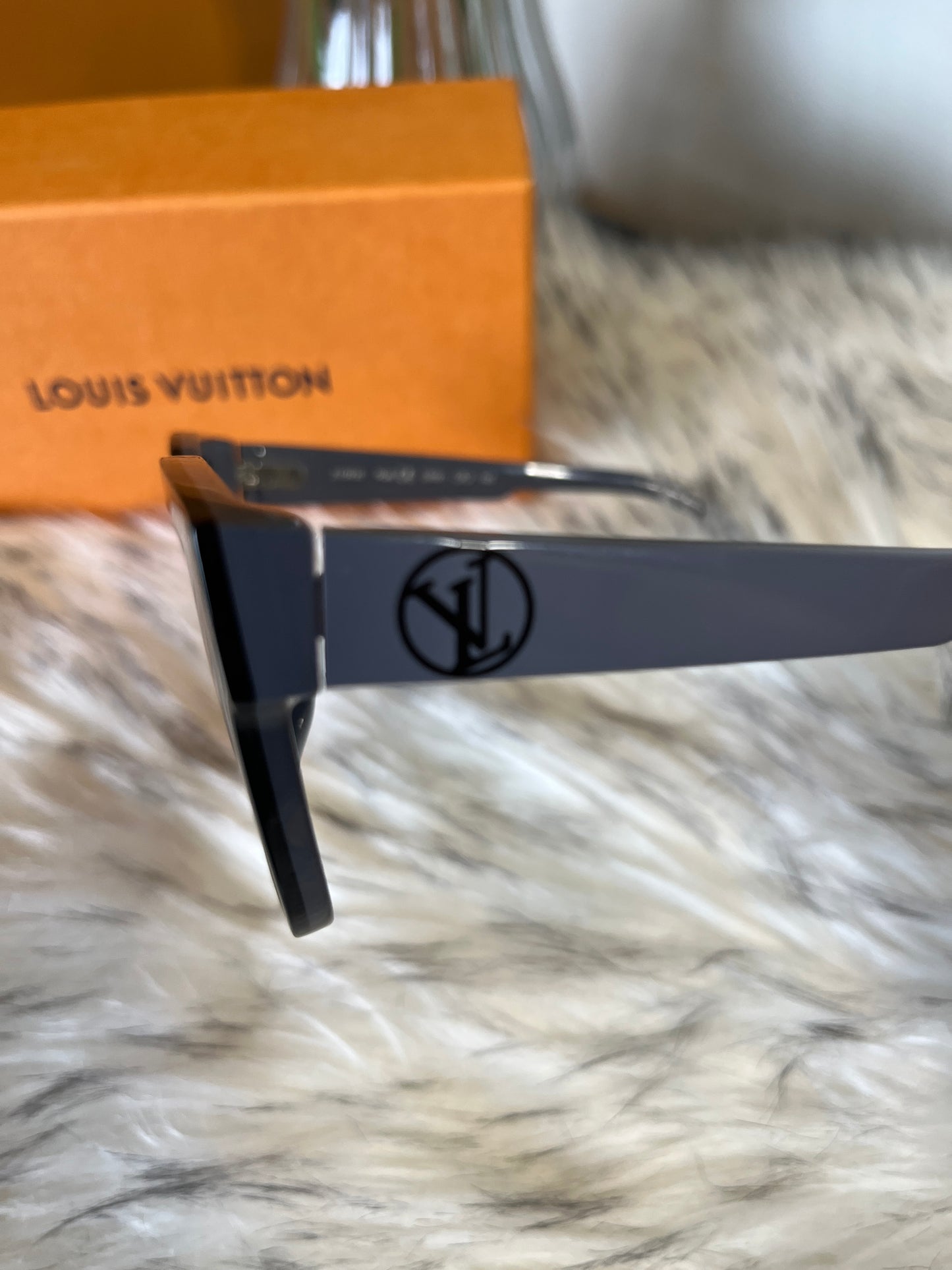 Louis Vuitton Woman Sunglasses Outer Space Z1093E