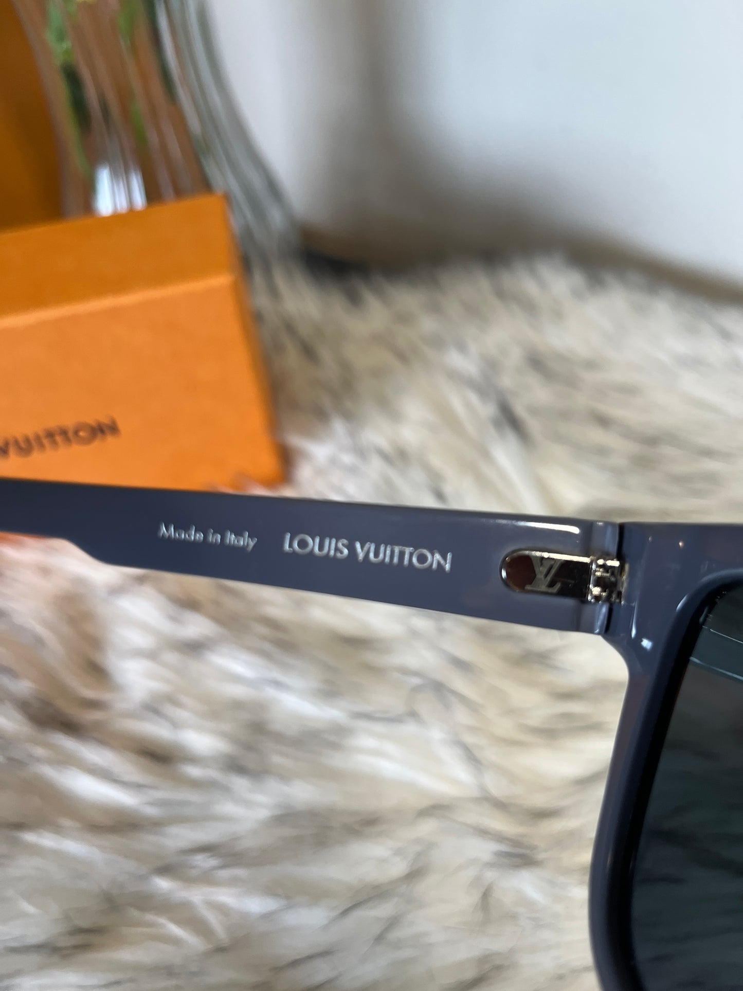 Louis Vuitton Woman Sunglasses Outer Space Z1093E