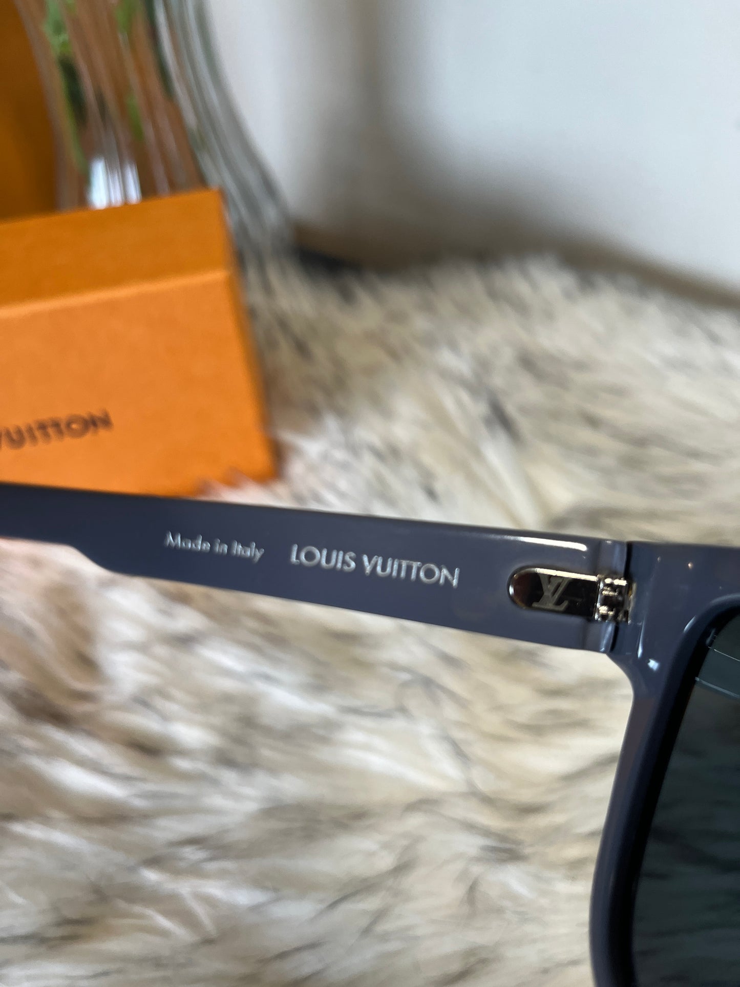 Louis Vuitton Woman Sunglasses Outer Space Z1093E