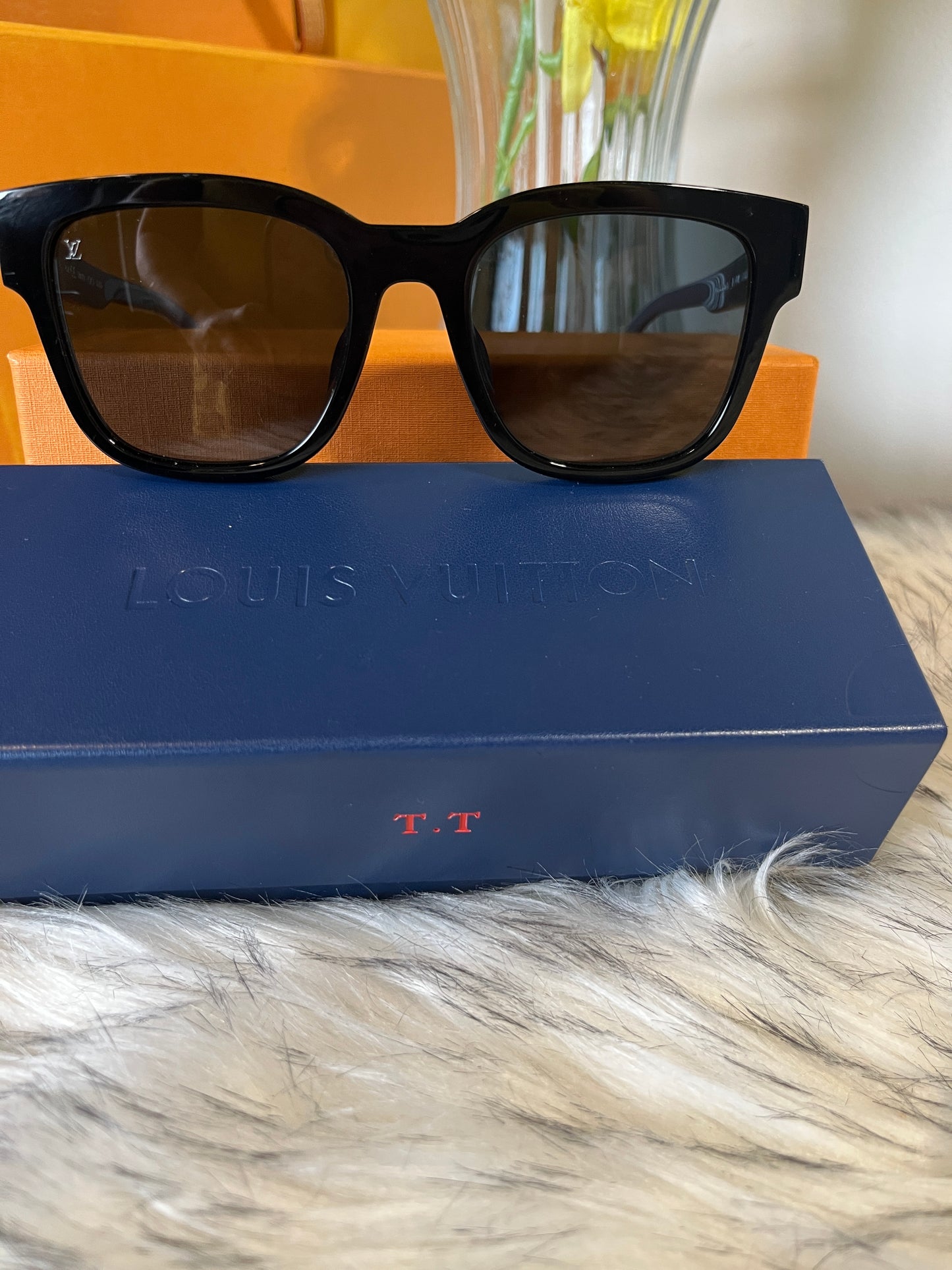 Louis Vuitton Woman Sunglasses Outer Space Z1093E