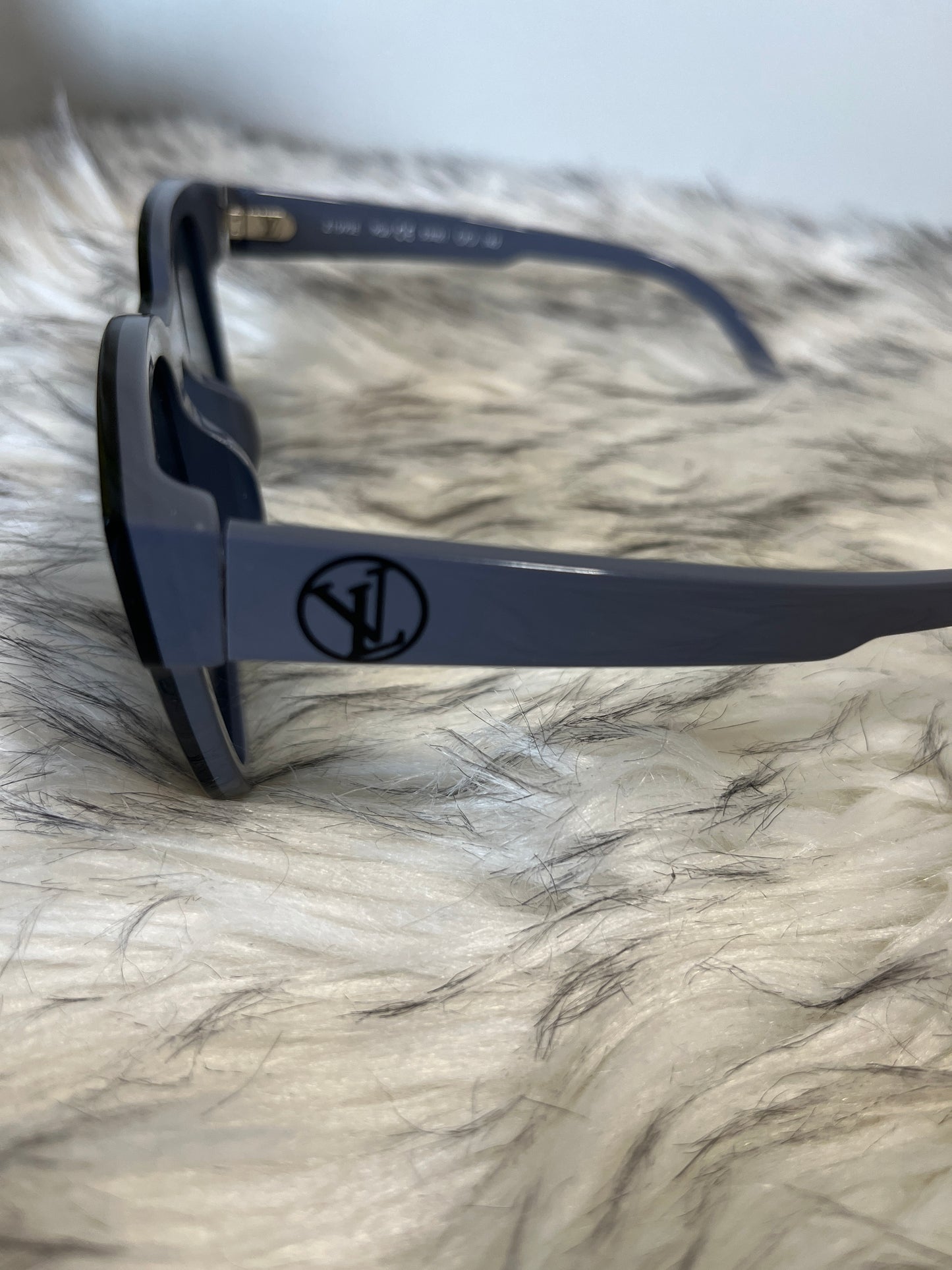 Louis Vuitton Woman Sunglasses Outer Space Z1093E